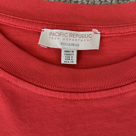 Pull&Bear crop top in size SMALL - Picture 2 of 3